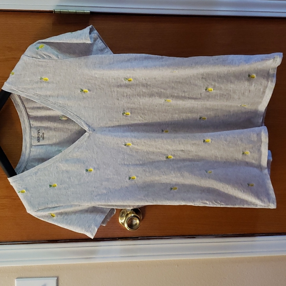 Merona V-neck Tee, Size XXL, Gray w/pineapples (B1)